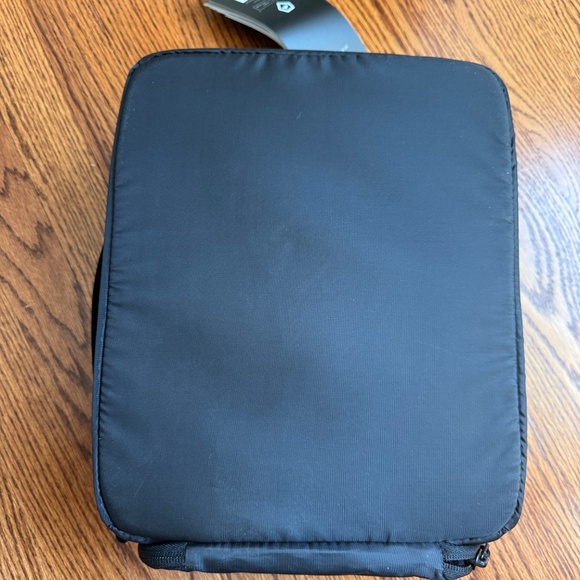 Wandrd Medium Camera Cube - Picture 5 of 16